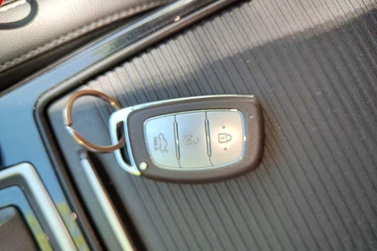 Used Hyundai Mistra 2014 1.8L Automatic Smart GLS Vehicle Key