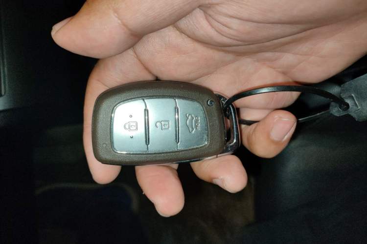 Used Hyundai Mistra 2014 1.8L Automatic Smart GLS Vehicle Key
