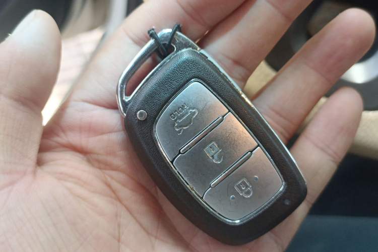 Used Hyundai Mistra 2014 1.8L Automatic Smart GLS Vehicle Key