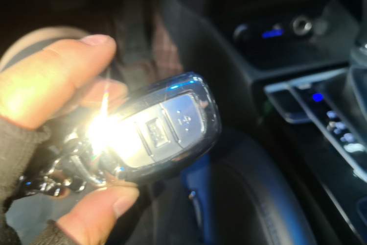 Used Hyundai Mistra 2014 1.8L Automatic Smart GLS Vehicle Key