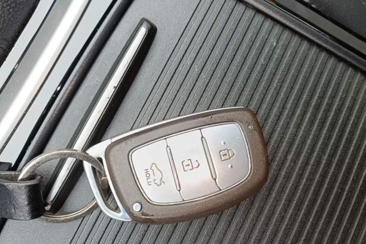 Used Hyundai Mistra 2014 1.8L Automatic Smart GLS Vehicle Key
