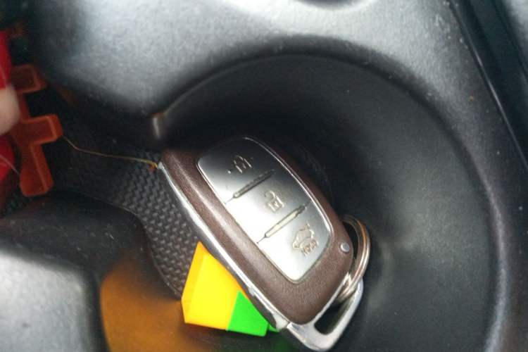 Used Hyundai Mistra 2014 1.8L Automatic Smart GLS Vehicle Key