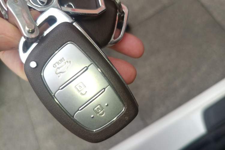 Used Hyundai Mistra 2014 1.8L Automatic Deluxe DLX Model Vehicle Key