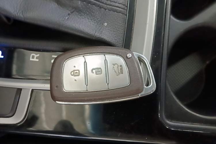 Used Hyundai Mistra 2014 1.8L Automatic Smart GLS Vehicle Key
