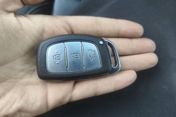 Used Hyundai Mistra 2014 1.8L Automatic Smart GLS Vehicle Key