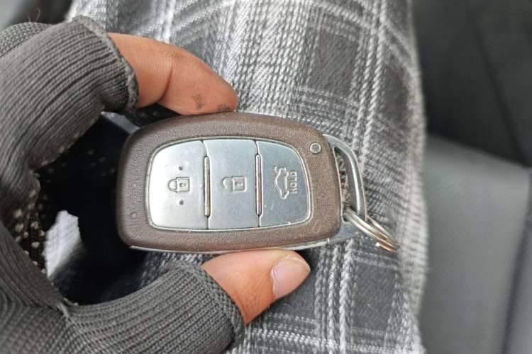 Used Hyundai Mistra 2014 1.8L Automatic Smart GLS Vehicle Key