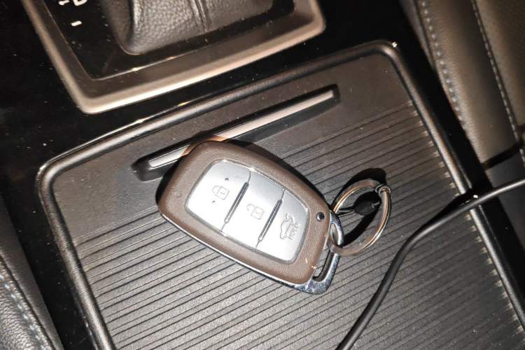 Used Hyundai Mistra 2014 1.8L Automatic Smart GLS Vehicle Key