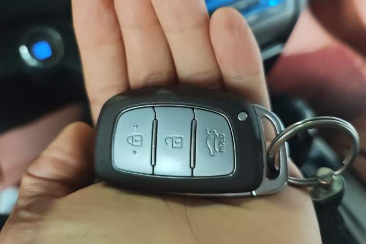 Used Hyundai Mistra 2014 1.8L Automatic Smart GLS Vehicle Key