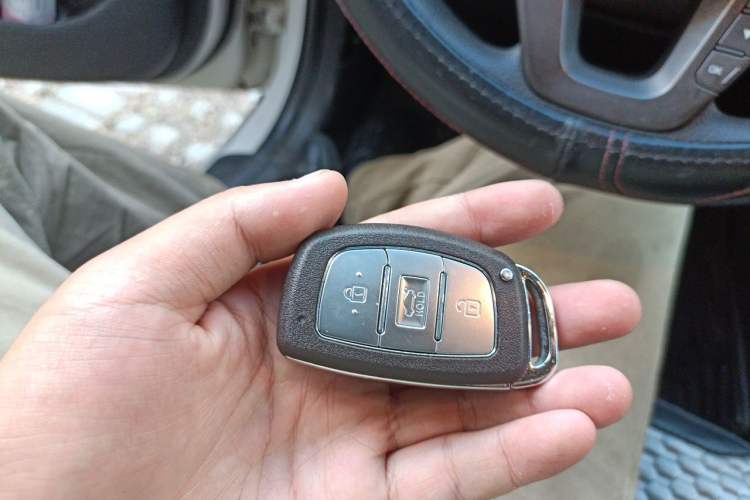 Used Hyundai Mistra 2014 1.8L Automatic Smart GLS Vehicle Key