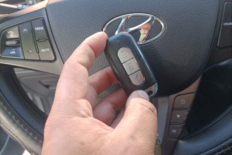Used Hyundai Mistra 2014 1.8L Automatic Smart GLS Vehicle Key