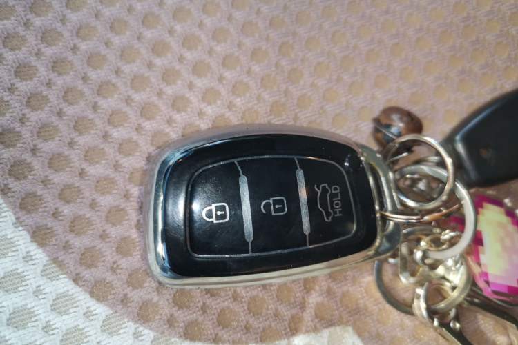 Used Hyundai Mistra 2014 1.8L Automatic Smart GLS Vehicle Key