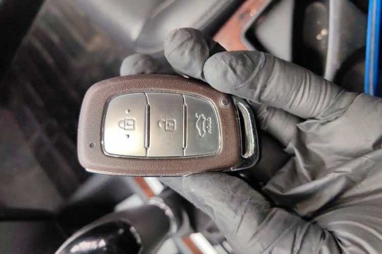 Used Hyundai Mistra 2014 1.8L Automatic Deluxe DLX Model Vehicle Key