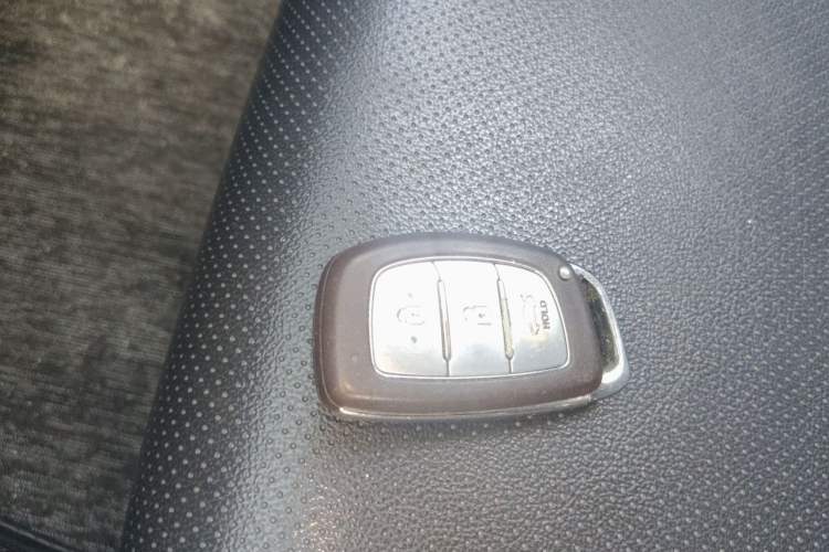Used Hyundai Mistra 2014 1.8L Automatic Smart GLS Vehicle Key