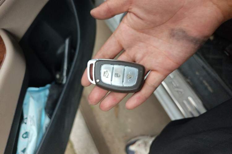 Used Hyundai Mistra 2014 1.8L Automatic Deluxe DLX Model Vehicle Key