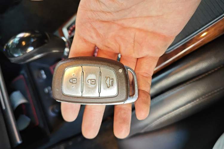 Used Hyundai Mistra 2014 1.8L Automatic Deluxe DLX Model Vehicle Key