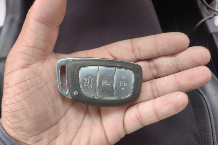 Used Hyundai Mistra 2014 1.8L Automatic Smart GLS Vehicle Key