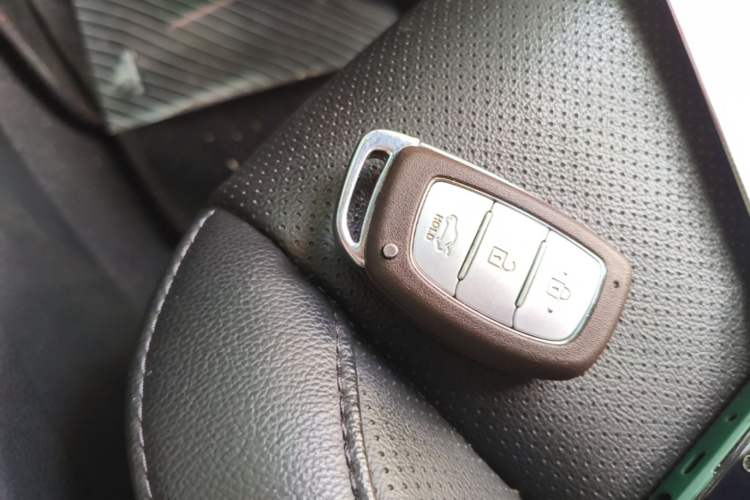 Used Hyundai Mistra 2014 1.8L Automatic Smart GLS Vehicle Key