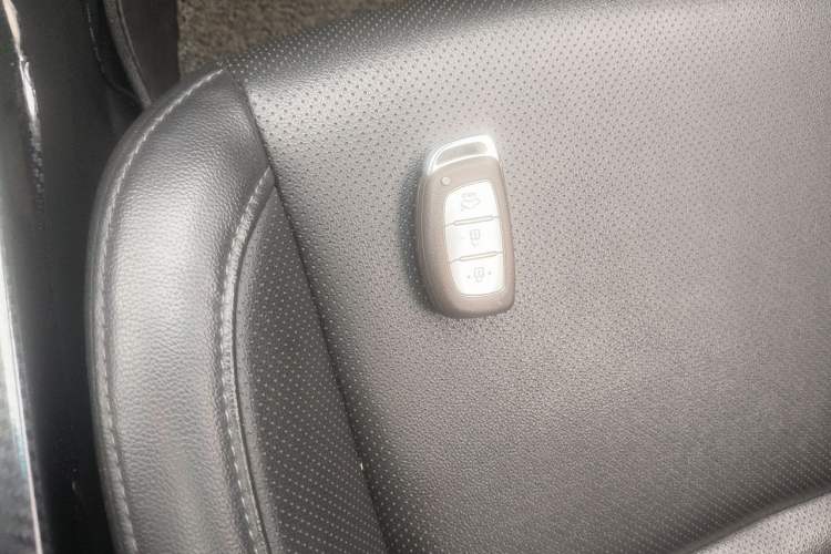 Used Hyundai Mistra 2014 1.8L Automatic Smart GLS Vehicle Key