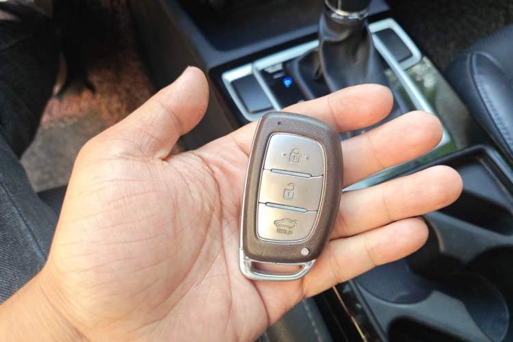 Used Hyundai Mistra 2014 1.8L Automatic Smart GLS Vehicle Key