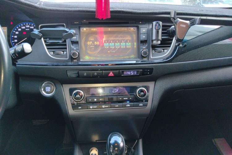 Used Hyundai Mistra 2014 1.8L Automatic Deluxe DLX Model Audio And AC Panel
