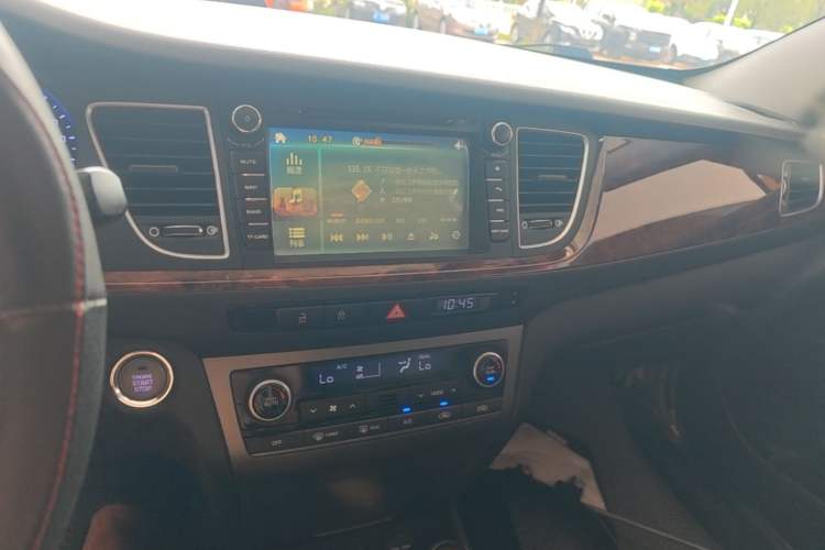 Used Hyundai Mistra 2014 1.8L Automatic Deluxe DLX Model Audio And AC Panel