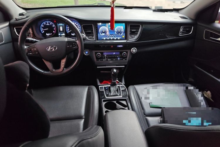Used Hyundai Mistra 2014 1.8L Automatic Deluxe DLX Model Center Console