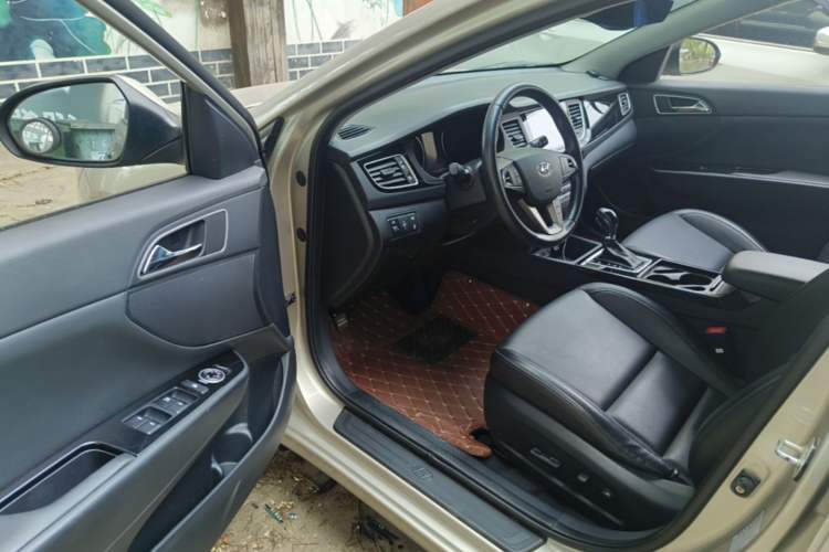 Used Hyundai Mistra 2014 1.8L Automatic Deluxe DLX Model Driver Seat