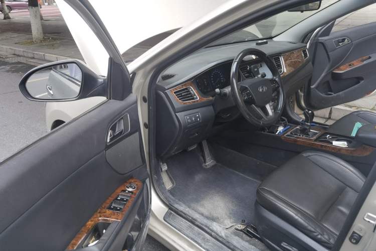 Used Hyundai Mistra 2014 1.8L Automatic Deluxe DLX Model Driver Seat