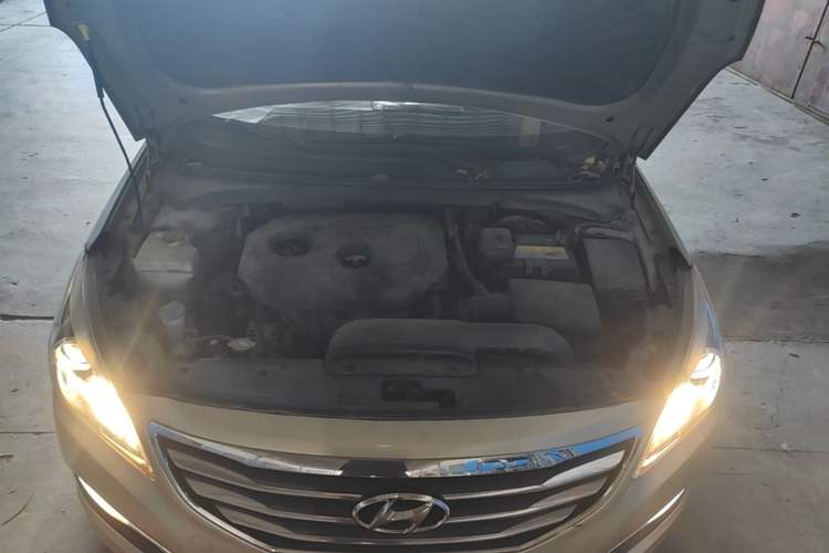 Used Hyundai Mistra 2014 1.8L Automatic Deluxe DLX Model Engine Bay