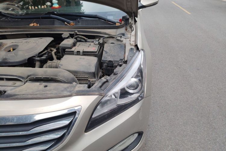 Used Hyundai Mistra 2014 1.8L Manual Comfort GL Model Engine Bay Left