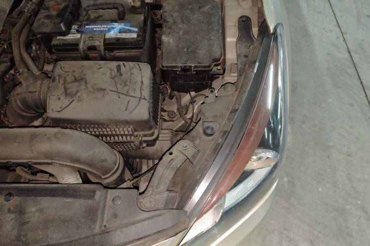Used Hyundai Mistra 2014 1.8L Automatic Deluxe DLX Model Engine Bay Left
