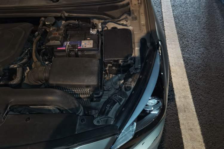 Used Hyundai Mistra 2014 1.8L Automatic Smart GLS Engine Bay Left