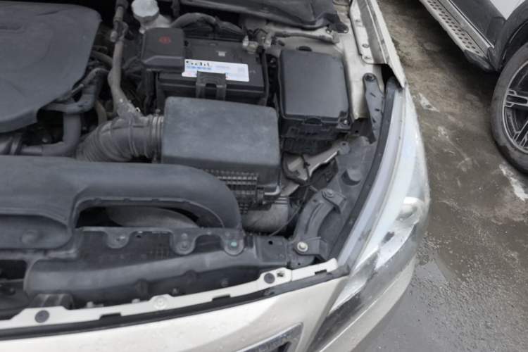 Used Hyundai Mistra 2014 1.8L Automatic Smart GLS Engine Bay Left