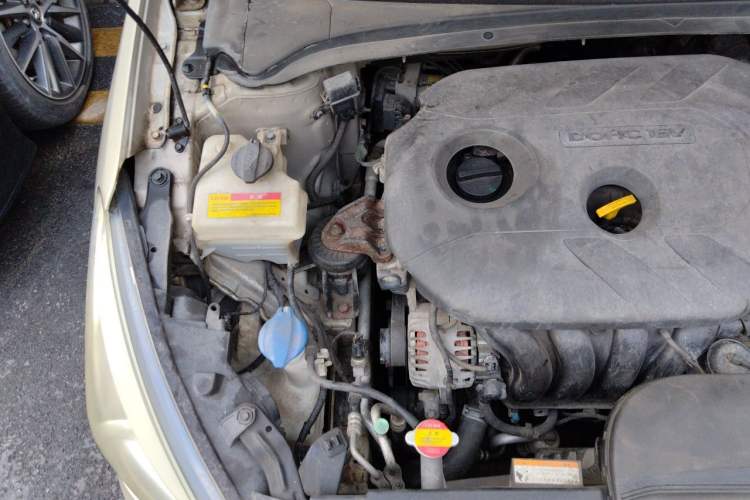 Used Hyundai Mistra 2014 1.8L Automatic Deluxe DLX Model Engine Bay Right