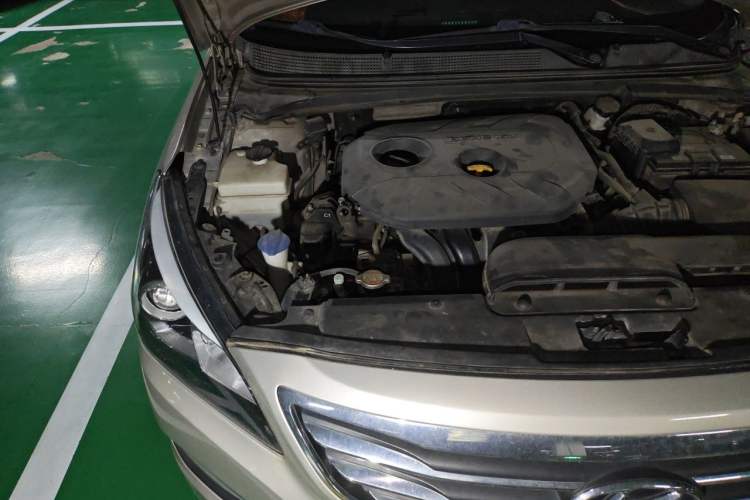 Used Hyundai Mistra 2014 1.8L Automatic Deluxe DLX Model Engine Bay Right