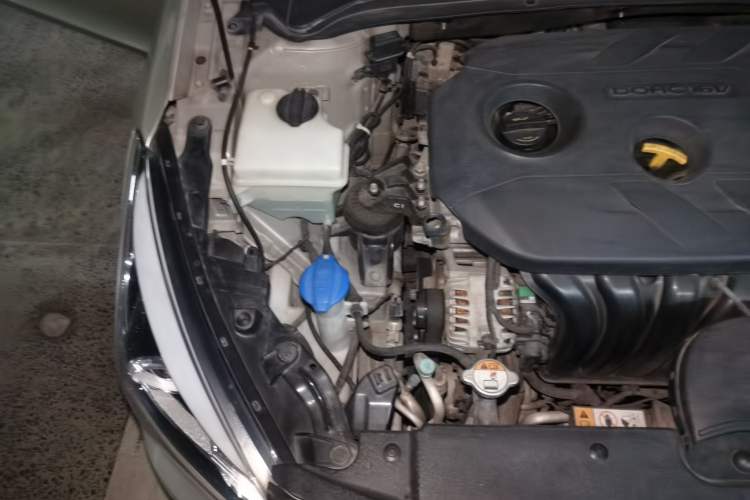 Used Hyundai Mistra 2014 1.8L Automatic Deluxe DLX Model Engine Bay Right