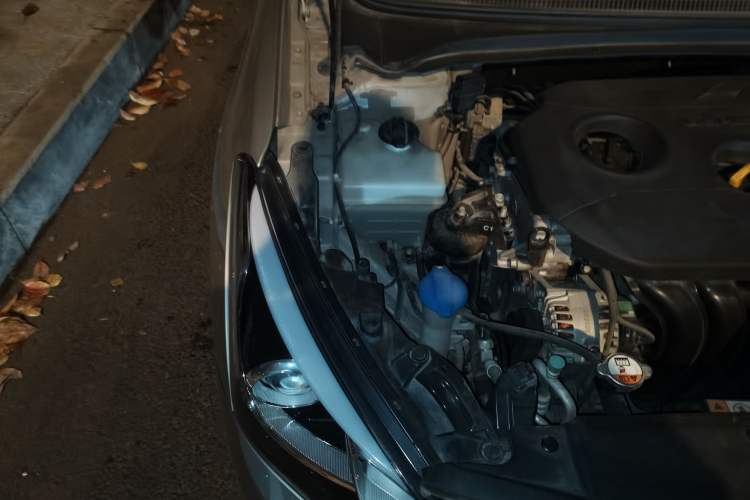 Used Hyundai Mistra 2014 1.8L Automatic Smart GLS Engine Bay Right