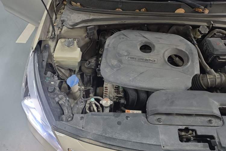 Used Hyundai Mistra 2014 1.8L Automatic Deluxe DLX Model Engine Bay Right