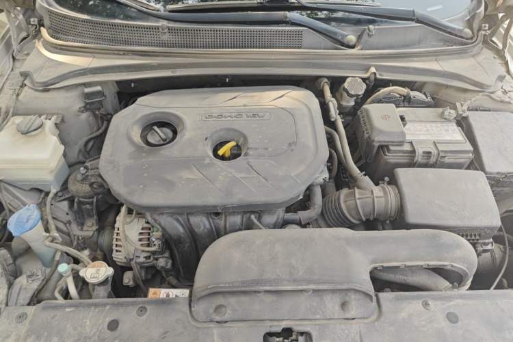 Used Hyundai Mistra 2014 1.8L Automatic Deluxe DLX Model Engine Bay