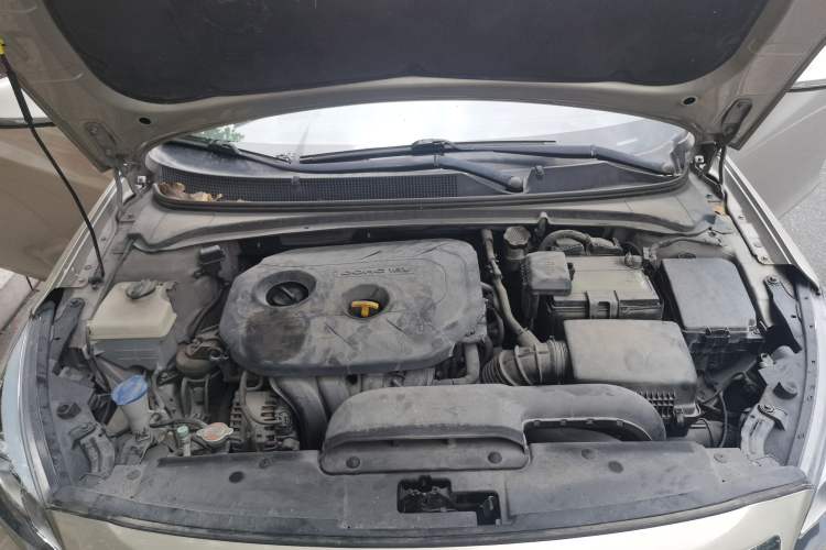Used Hyundai Mistra 2014 1.8L Automatic Deluxe DLX Model Engine Bay