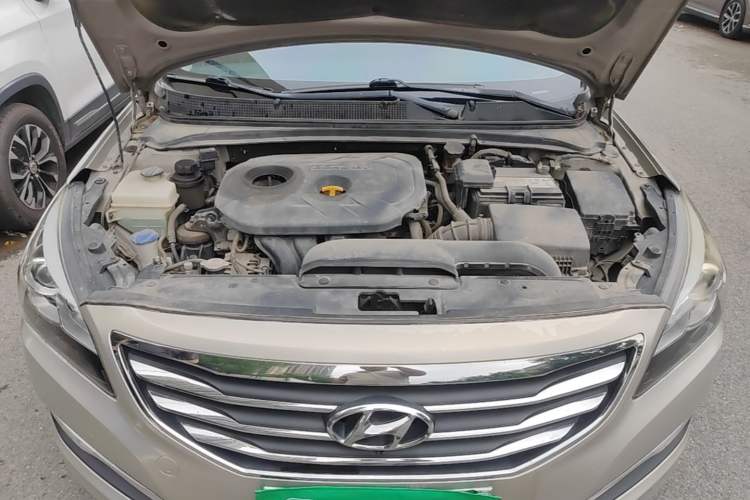 Used Hyundai Mistra 2014 1.8L Automatic Smart GLS Engine Bay