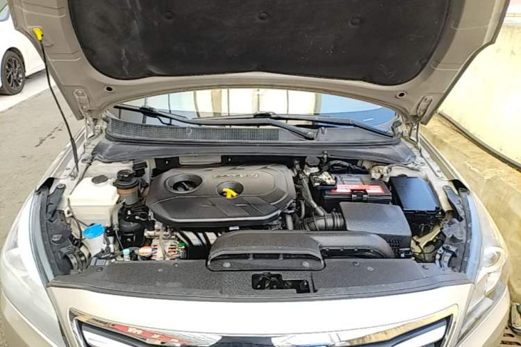 Used Hyundai Mistra 2014 1.8L Automatic Smart GLS Engine Bay