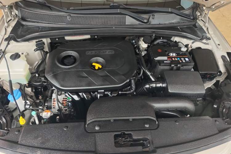 Used Hyundai Mistra 2014 1.8L Automatic Deluxe DLX Model Engine Bay