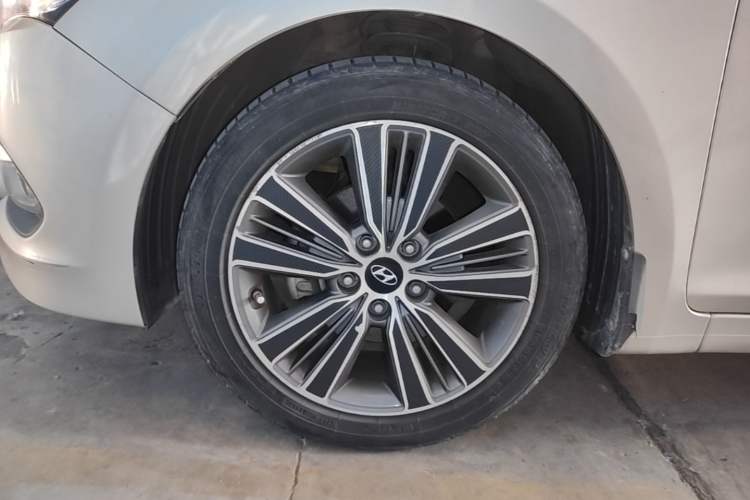 Used Hyundai Mistra 2014 1.8L Automatic Deluxe DLX Model Exterior 4