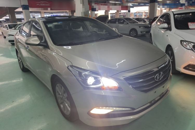 Used Hyundai Mistra 2014 1.8L Automatic Smart GLS Front Right 45 Deg