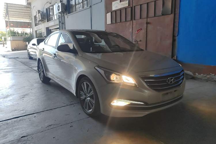 Used Hyundai Mistra 2014 1.8L Automatic Deluxe DLX Model Front Right 45 Deg