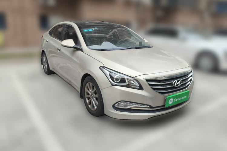 Used Hyundai Mistra 2014 1.8L Automatic Smart GLS Front Right 45 Deg