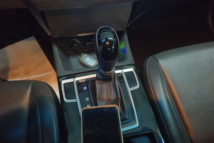 Used Hyundai Mistra 2014 1.8L Automatic Smart GLS Gear Lever