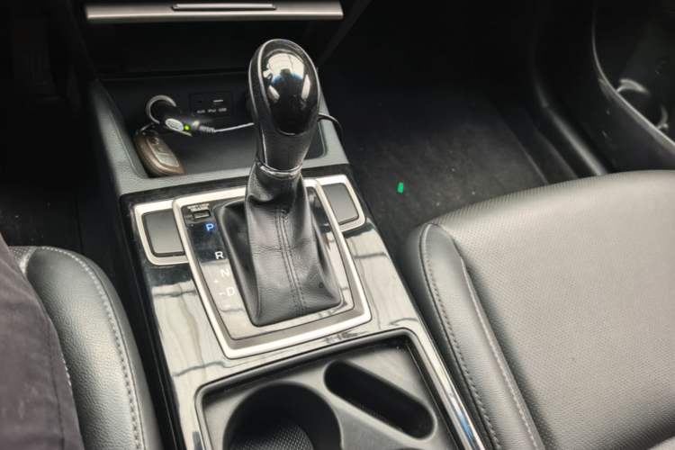Used Hyundai Mistra 2014 1.8L Automatic Smart GLS Gear Lever