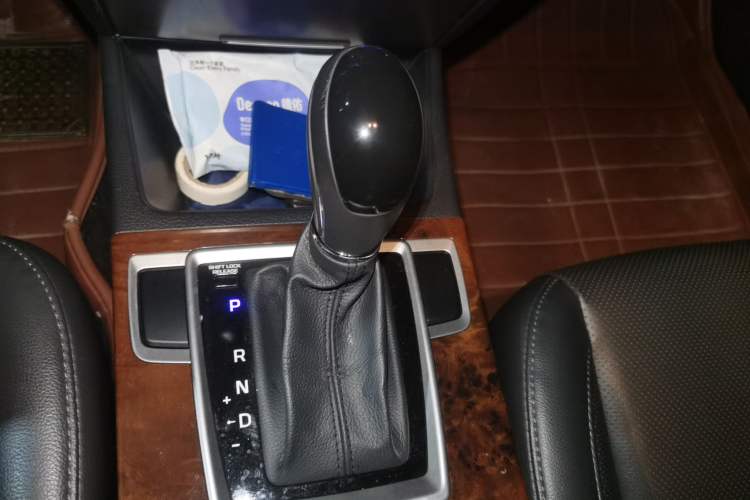 Used Hyundai Mistra 2014 1.8L Automatic Deluxe DLX Model Gear Lever